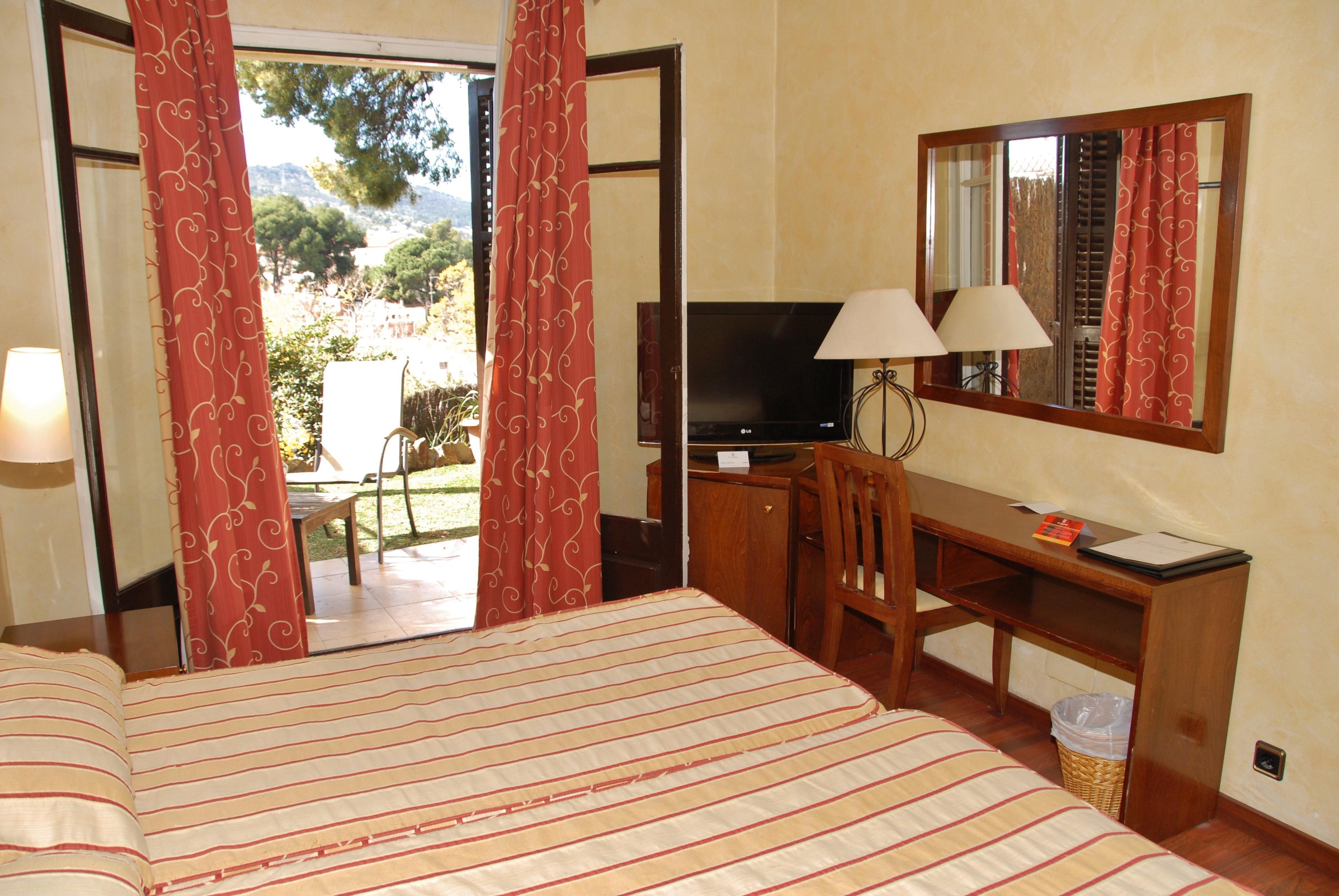 Hotel El Castell Sant Boi de Llobregat Εξωτερικό φωτογραφία