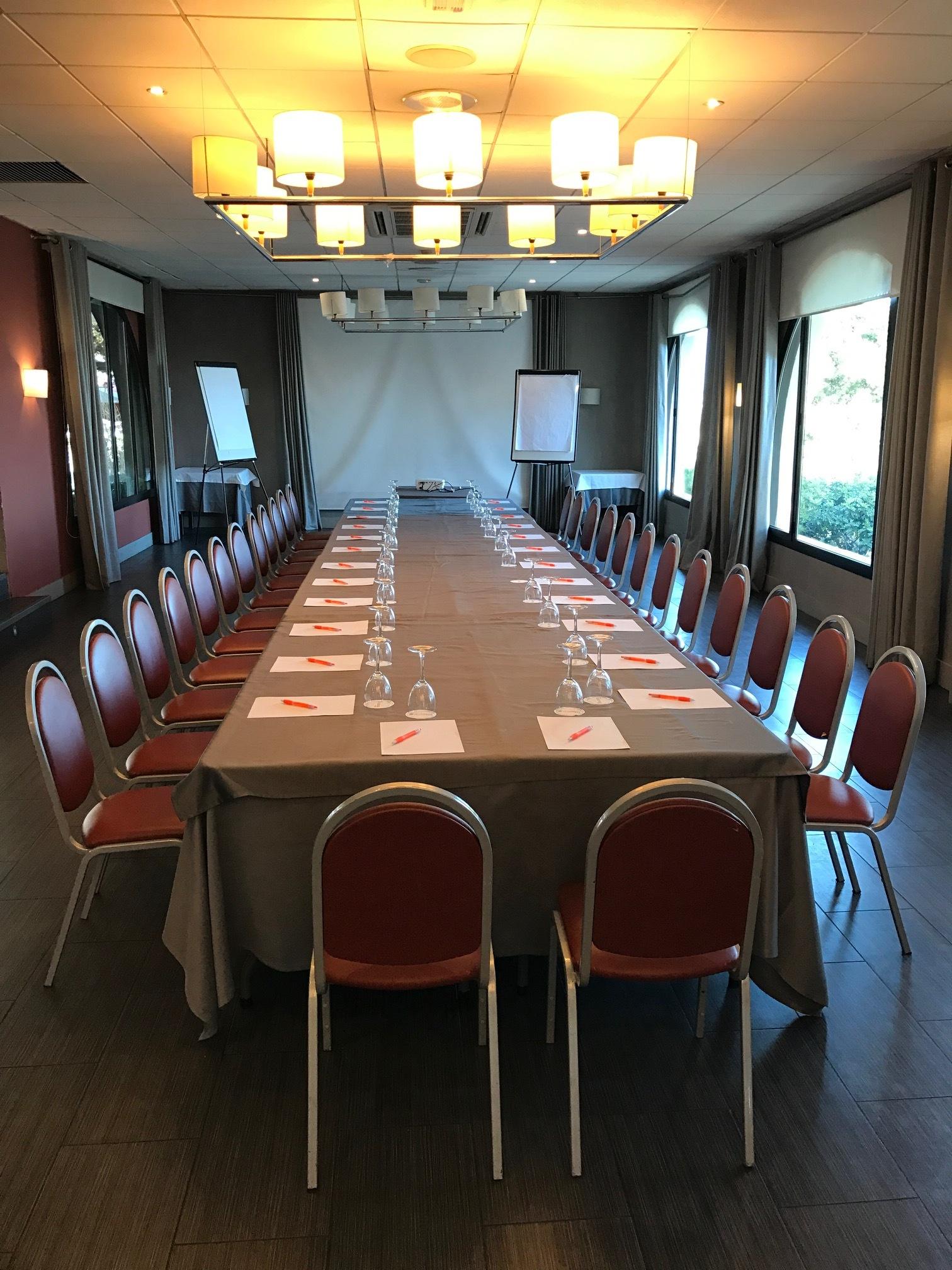 Hotel El Castell Sant Boi de Llobregat Εξωτερικό φωτογραφία