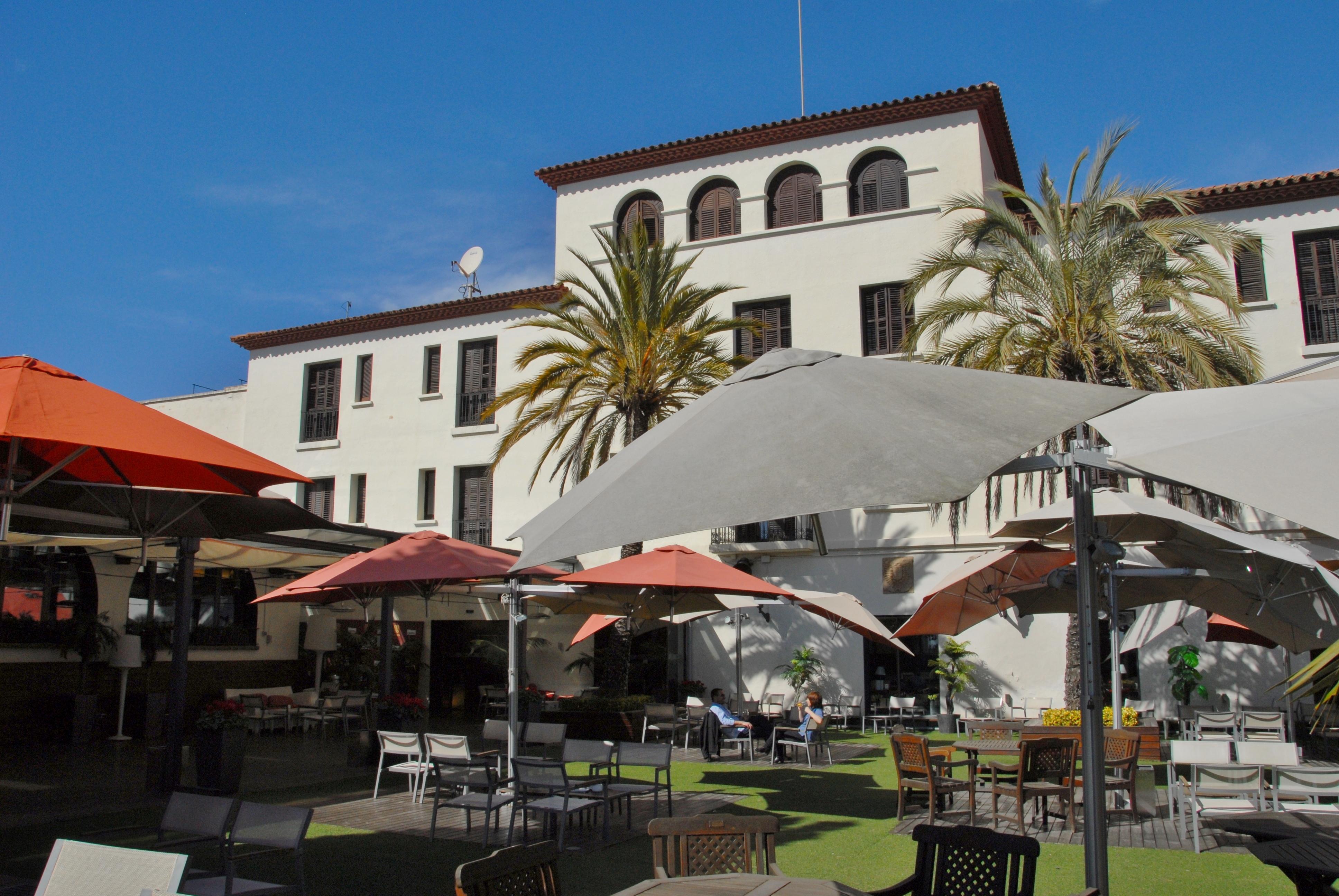 Hotel El Castell Sant Boi de Llobregat Εξωτερικό φωτογραφία