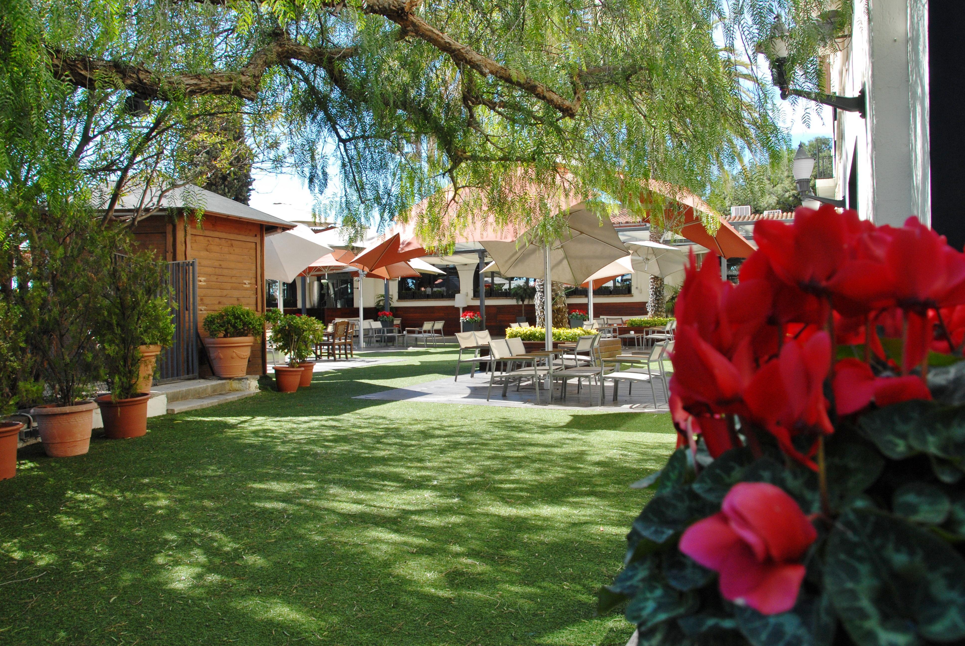 Hotel El Castell Sant Boi de Llobregat Εξωτερικό φωτογραφία