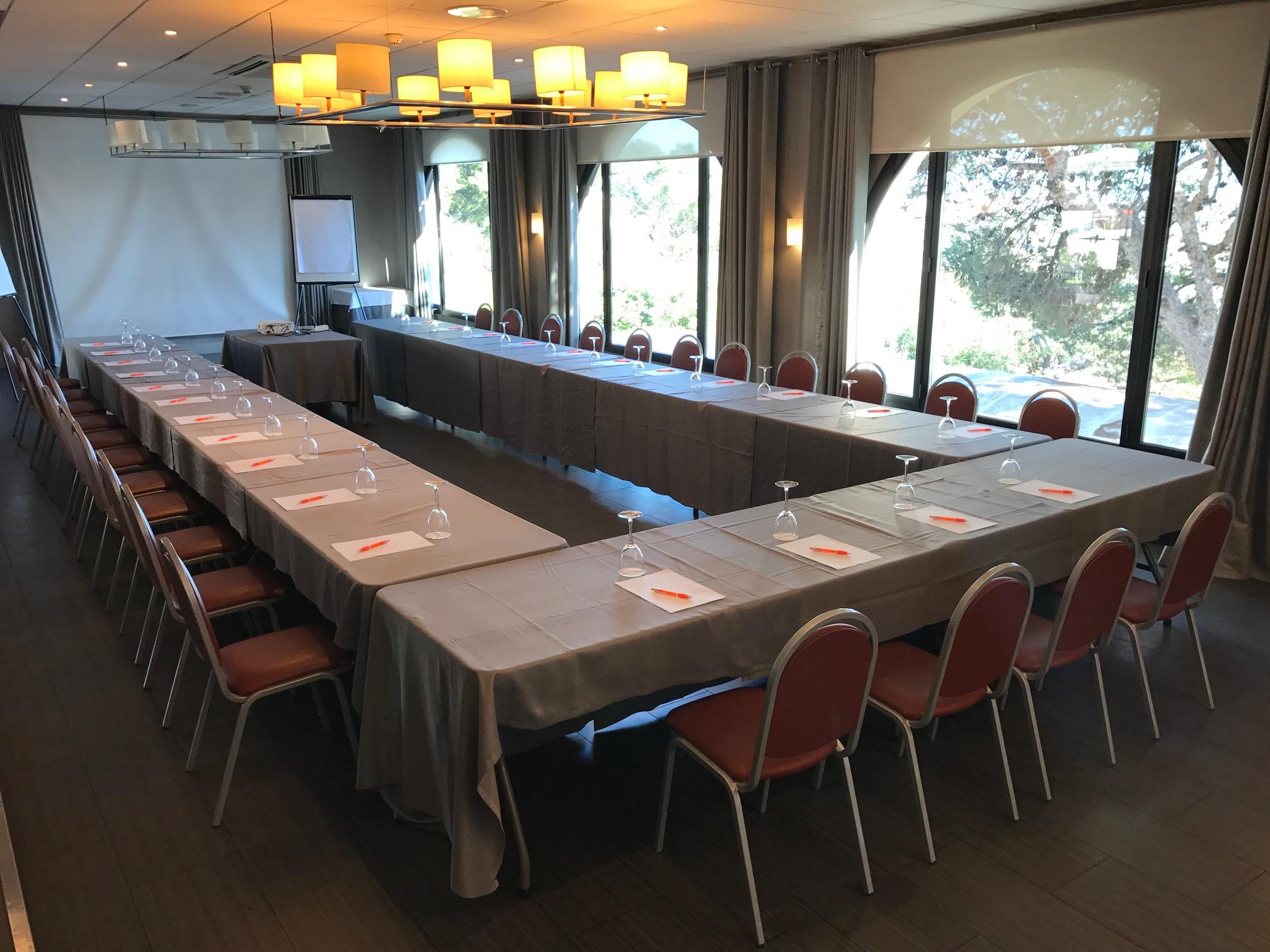 Hotel El Castell Sant Boi de Llobregat Εξωτερικό φωτογραφία