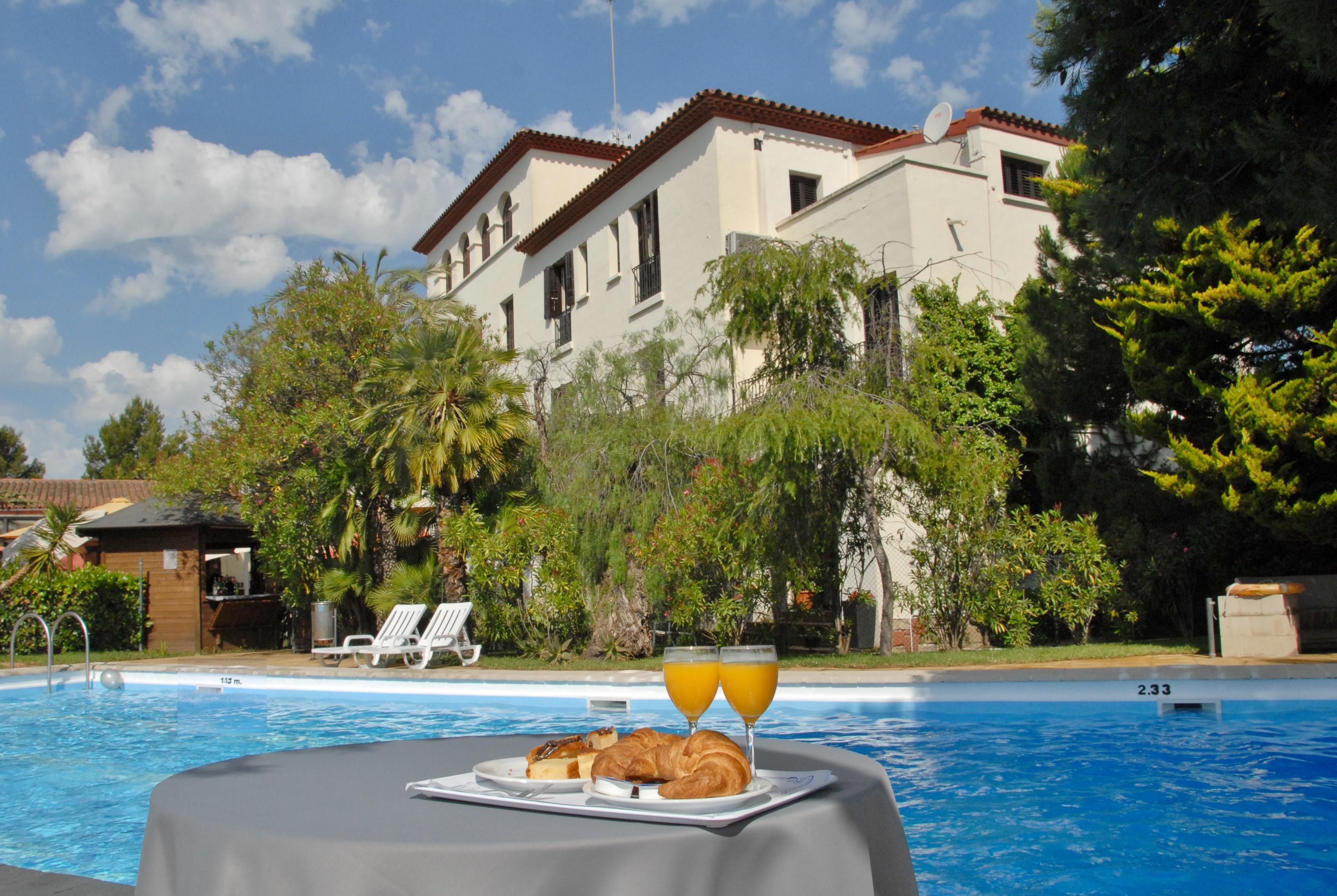 Hotel El Castell Sant Boi de Llobregat Εξωτερικό φωτογραφία