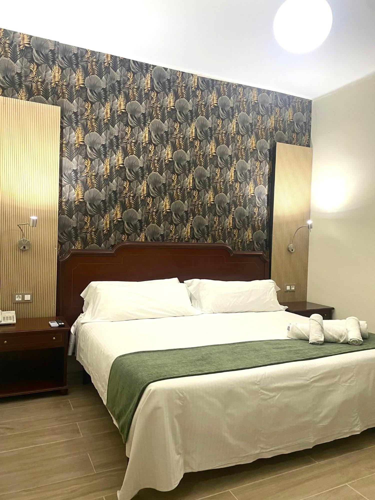 Hotel El Castell Sant Boi de Llobregat Εξωτερικό φωτογραφία