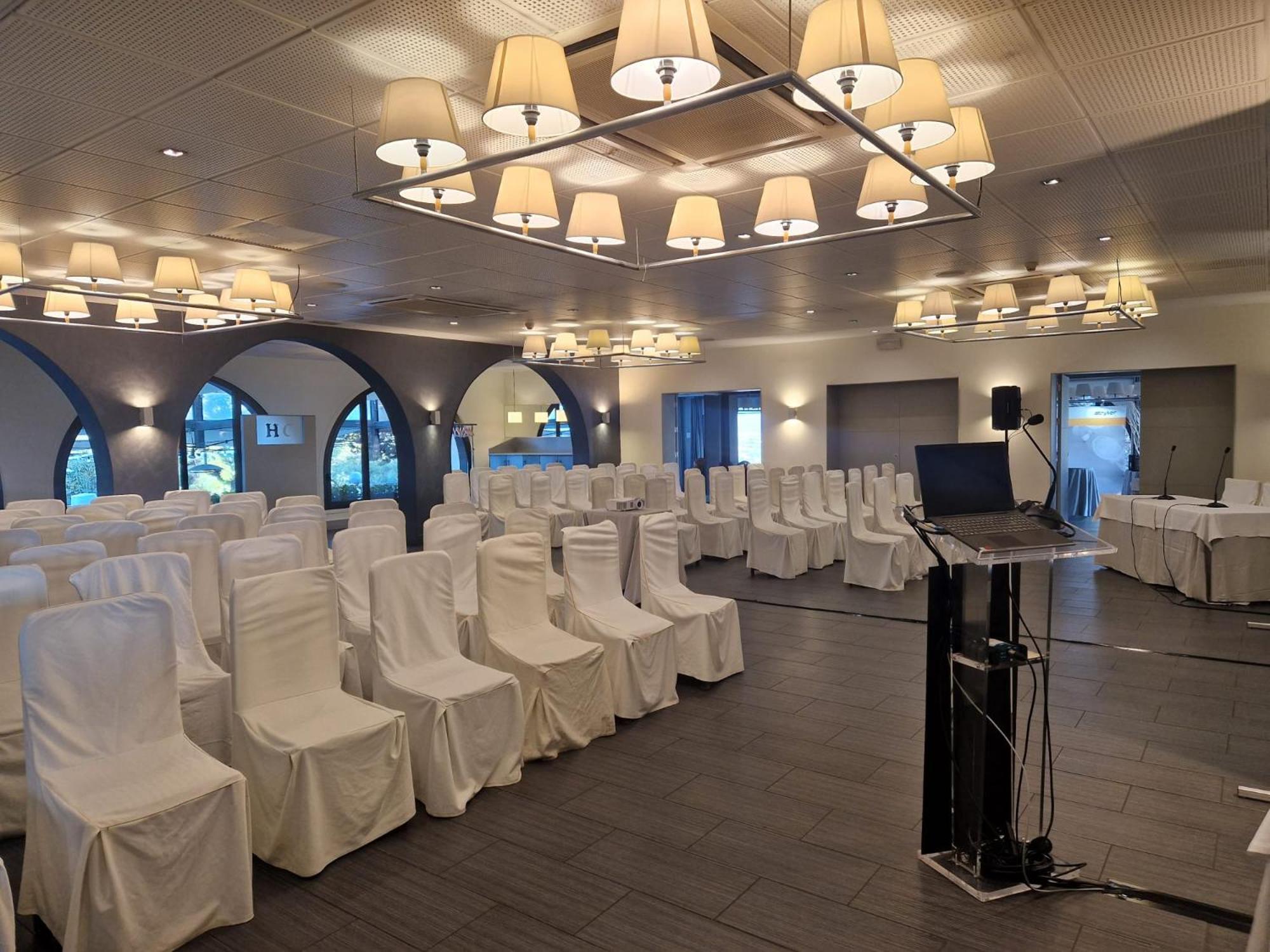 Hotel El Castell Sant Boi de Llobregat Εξωτερικό φωτογραφία