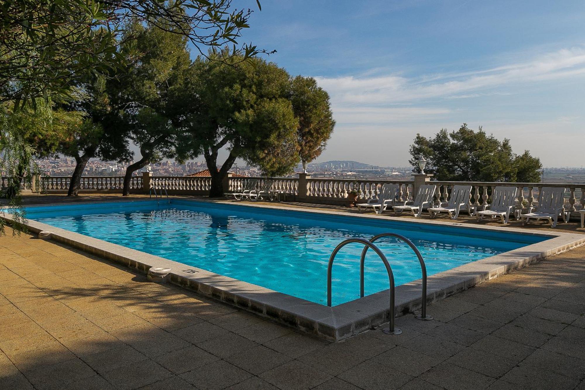 Hotel El Castell Sant Boi de Llobregat Εξωτερικό φωτογραφία